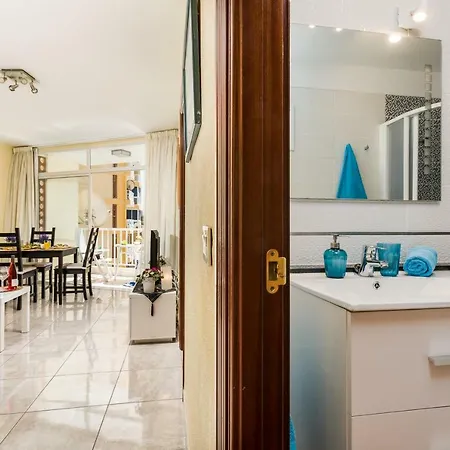 Y6e Very Central Apartment! Lasamericas View!